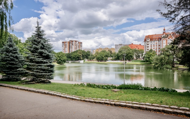 Apartmari V Tsentre U Ozera Apartments