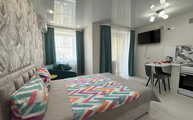 V ZHK Vidnyj Solnce Vstayot k Obedu Apartments