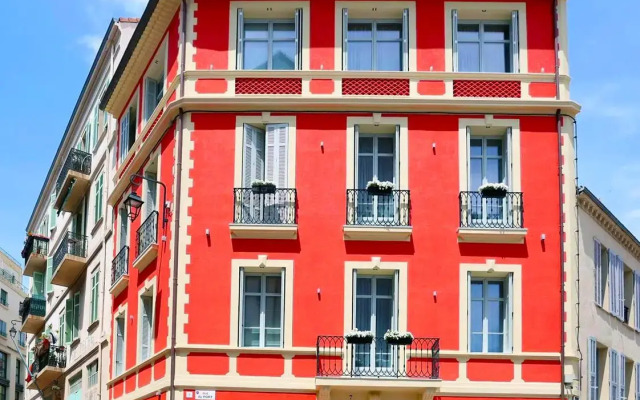 Le Dom Apartments