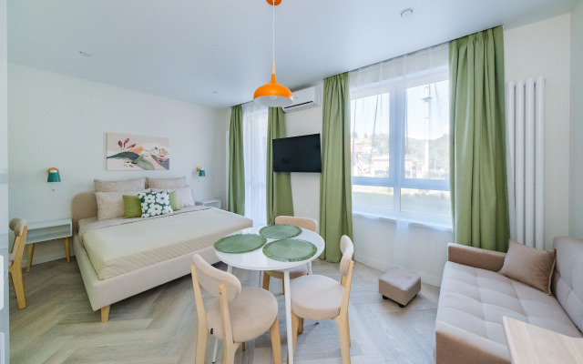 Uyutnaya i novaya studiya v Kudepste Flat