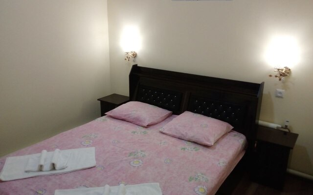 Shaxriyor Fayz Guest House