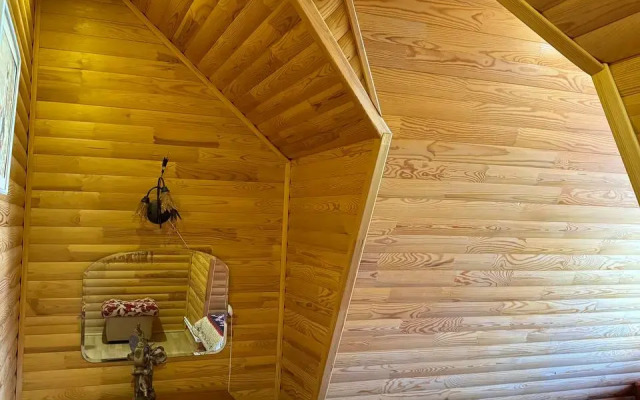 S Banej U Zvonnitsyi Monastyirya Privat House