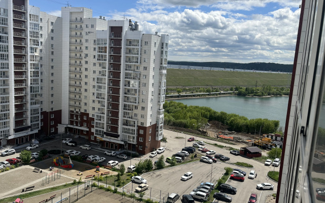Na Verkhnyaya Naberezhnaya 161/13 Flat