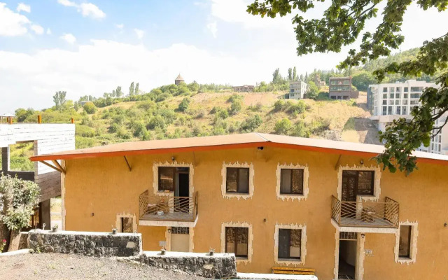 Kareno Hotel