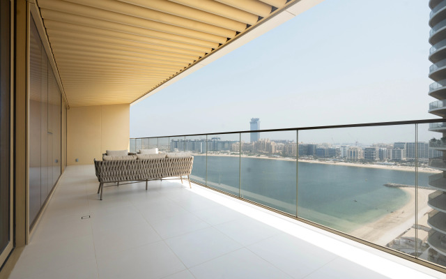 Keyrock Palm-View Luxury Stay in Grand Bleu Apartments