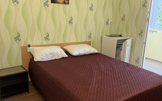 Orehovyij 13 Plyaho Guest House