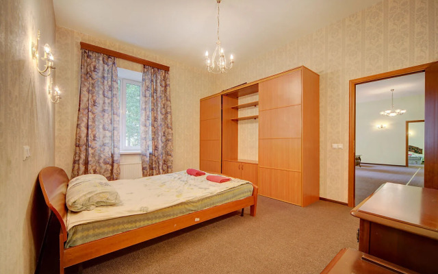 Апартаменты у площади Восстания