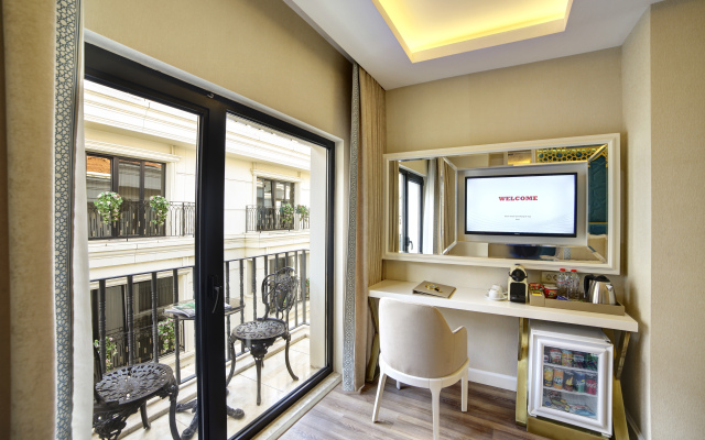 Great Fortune Design Hotel