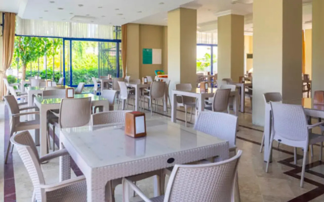 Tal Beach Hotel