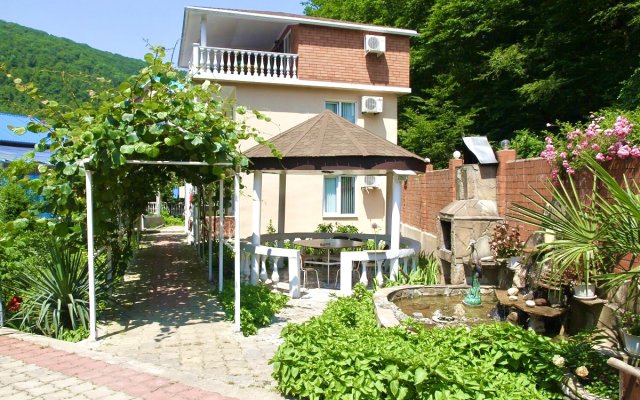 Noshen Guest house