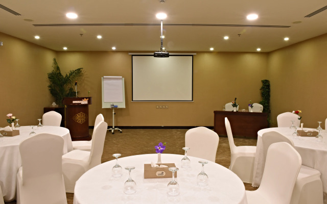 Отель Garden Plaza