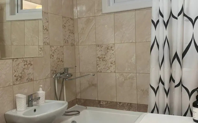 Dvukhkomnatnaya Blizko K Zhd Flat