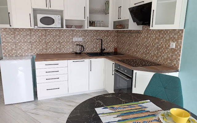 Vmestitelnaya Dvukhkomnatnaya S Vidom Na More Flat
