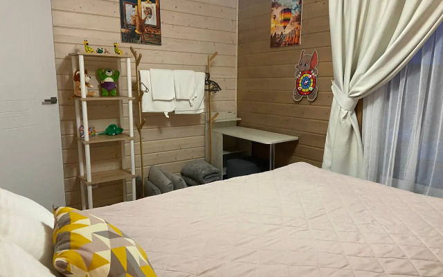 Частный дом комфортный со столом для пинг-понга и батутом