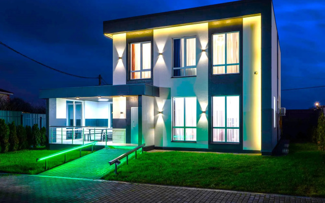 Kottedzha s baney i basseynom Private house