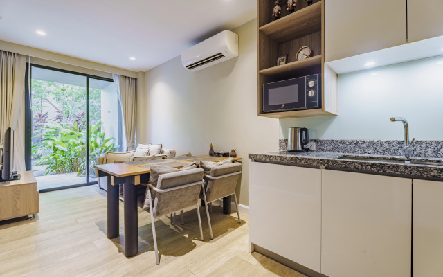 Diamond 2Br  Deluxe Poolside Condo Apartments