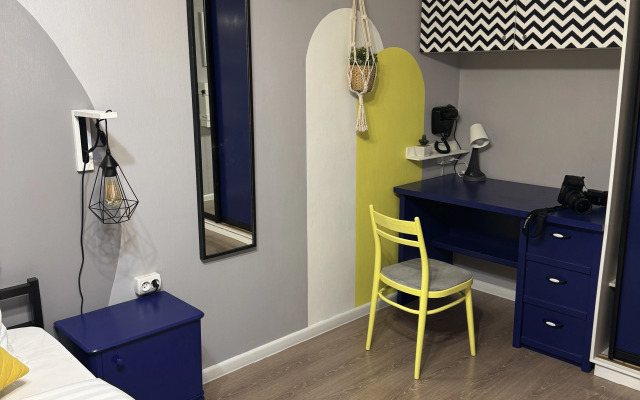 V Zolotom Kvadrate Flat