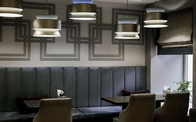 Отель Суворов