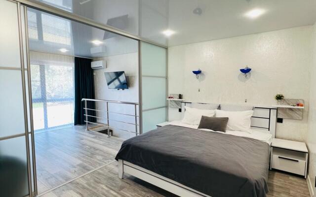 3 Komnatnye Apartamenty S Basseynom Apartments