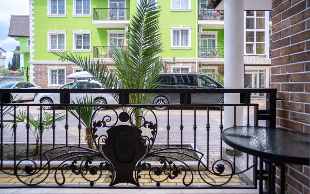 Red Apartments Art Layt Siti Marias Apartments