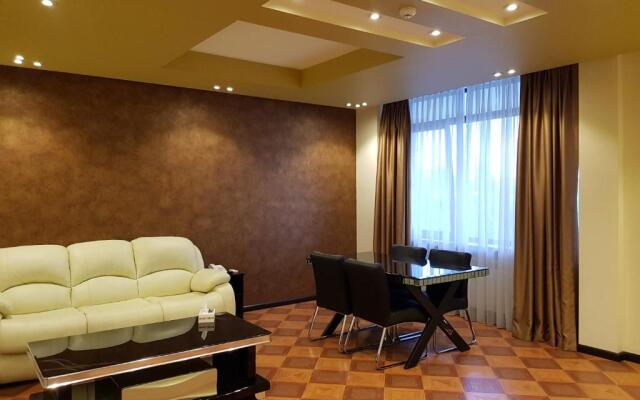 Hotel Grand Hills