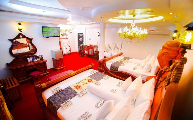 White House Hotel