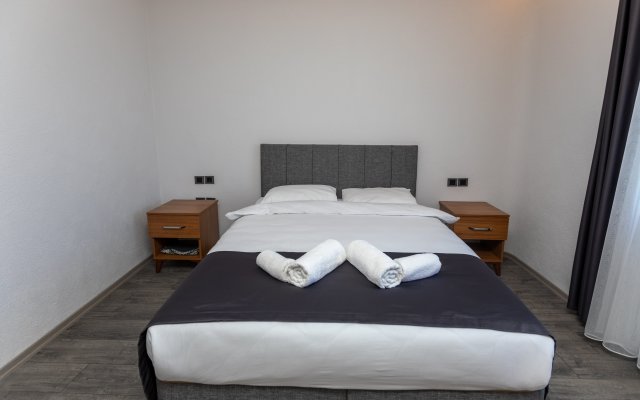 Black Pearly Hotel