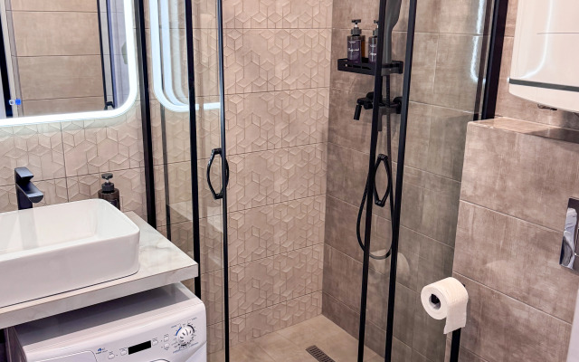 Kaskad 2 Na Pervoy Beregovoy Linii Flat