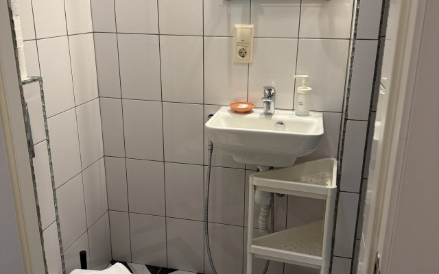 Dvukhurovnevye Apartamenty Oranzhevye Poyuschie Fontany Apartments