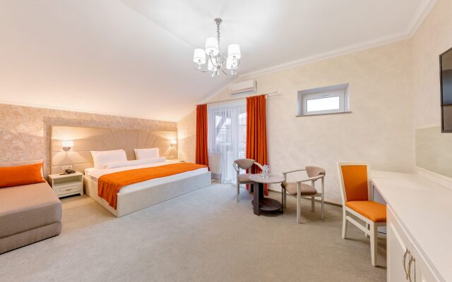 Rinn Rise Resort Hotel