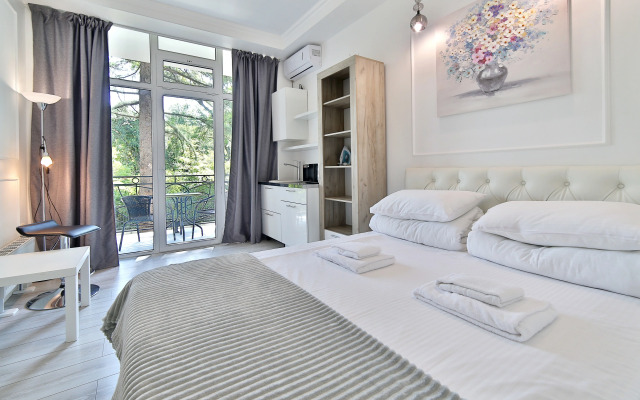 Апартаменты ApartAmore Покровский Парк Стандарт с Видом на Парк