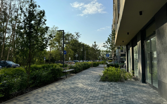Brusnika U Mosta Vlyublennykh V Tsentre Goroda Flat