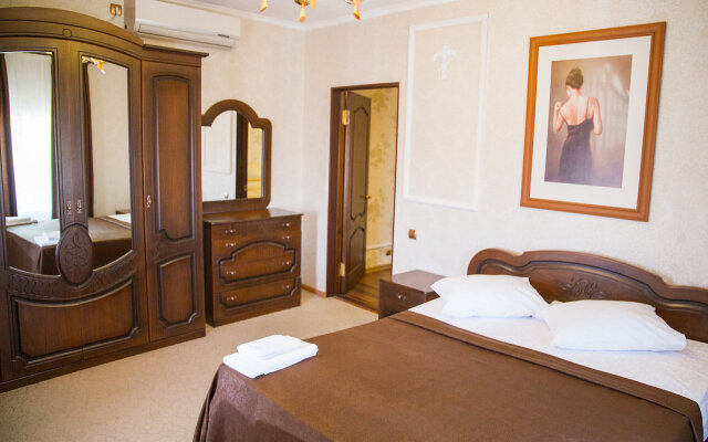 Aleksandrovskij Hotel