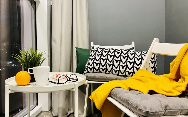 Uzor ApartKvartira na Engel'sa s shikarnym vidom na zakat  Apartments