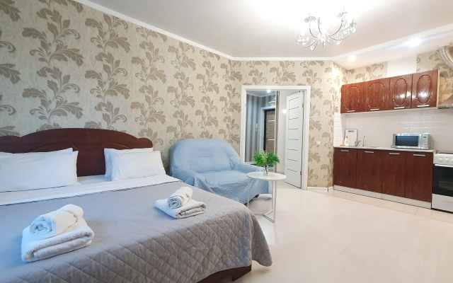 S 2-Mya Krovatyami I Odnomestny Divan V Tsentre Astany Apartments