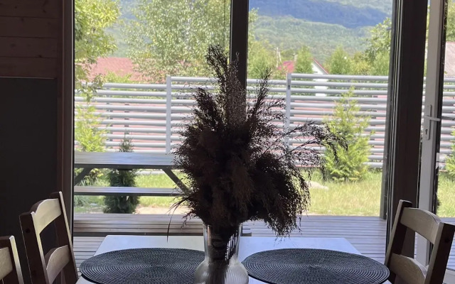 Вилла Коттедж СканДинаки  в горах Лагонаки