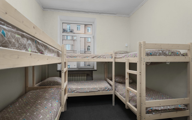 Podushki Na Tallinskoy Hostel