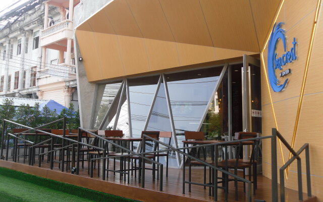 Sea Crest by Jomtien Hotel