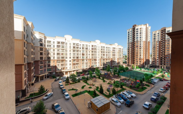 Trekhkomnatnye V Zhigulinoy Rosche Apartments