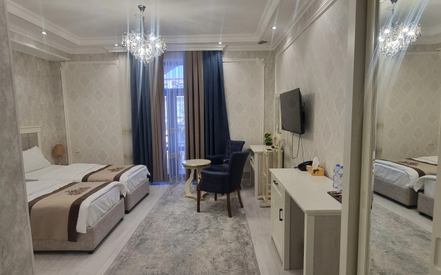 Hayat Plaza Hotel & Spa