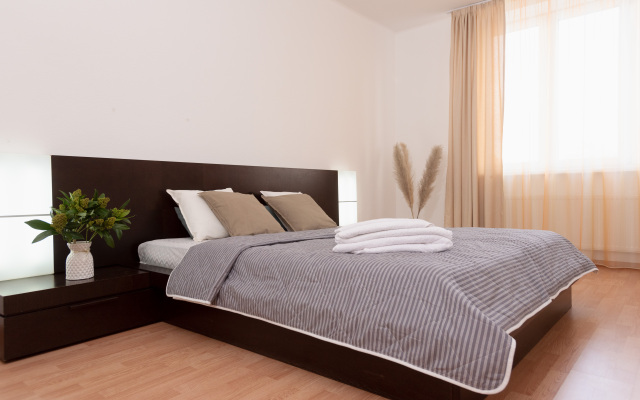 Aparthause Prostornie V Tikhom Rayone Flat