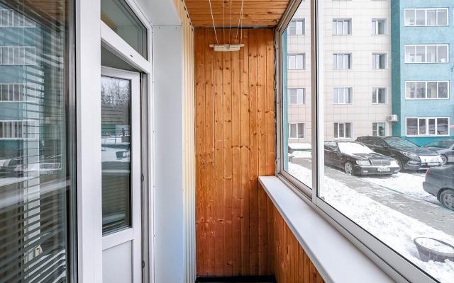 Квартира рядом с Мнтк им. Федорова и Ск Заря