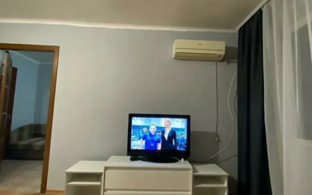 Na Generala Zakharova, 1 Flat