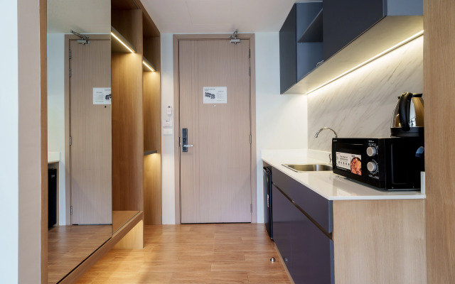 Pool View 1310 Wyndham Condo Apartments