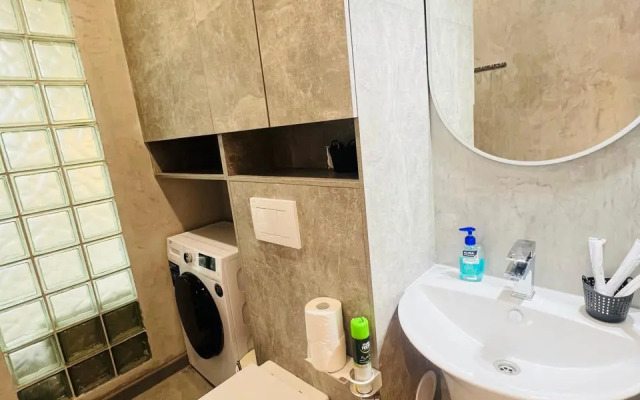 Chetyryokhmestnye apartamenty s balkonom ı basseynom na territorii Apartments