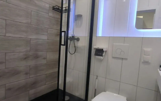1Q Aperts na Kirova 113/2 Apartments
