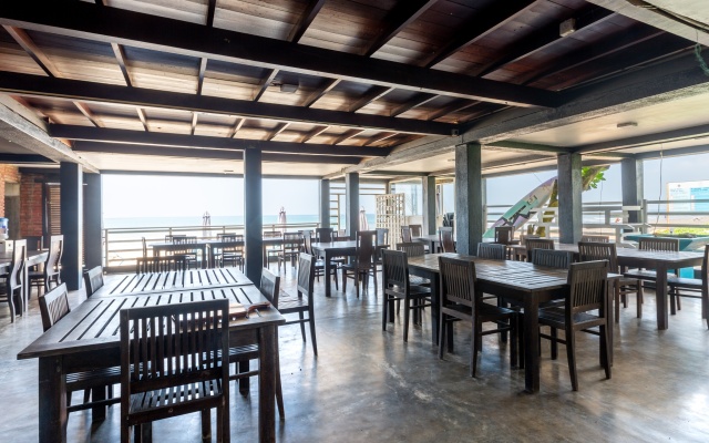 Yoho Mount Sea Pal Hotel
