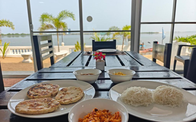 Отель Dinuda Lagoon