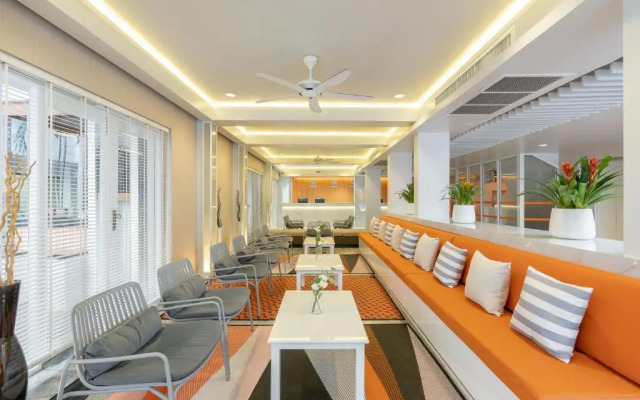 Отель Sunshine Hotel & Residences