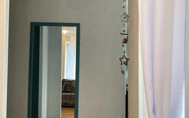 Апартаменты Двухкомнатные рядом сУВЗ, кинотеатр Россия